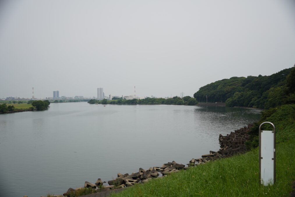 千葉県市川市里見公園付近から見る江戸川