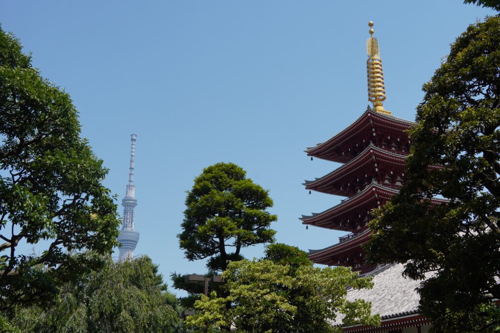 東京スカイツリーと浅草寺 五重塔